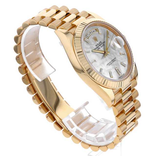 DAY-DATE228238 18
